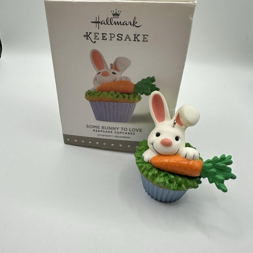 Hallmark: Some Bunny To Love - Keepsake Cupcakes - Series 9th - 2016 Ornament